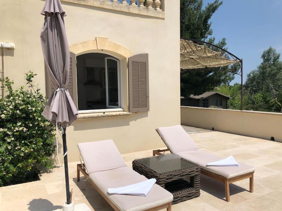 Appartement Dans Bastide A Saint Remy De Provence ภายนอก รูปภาพ