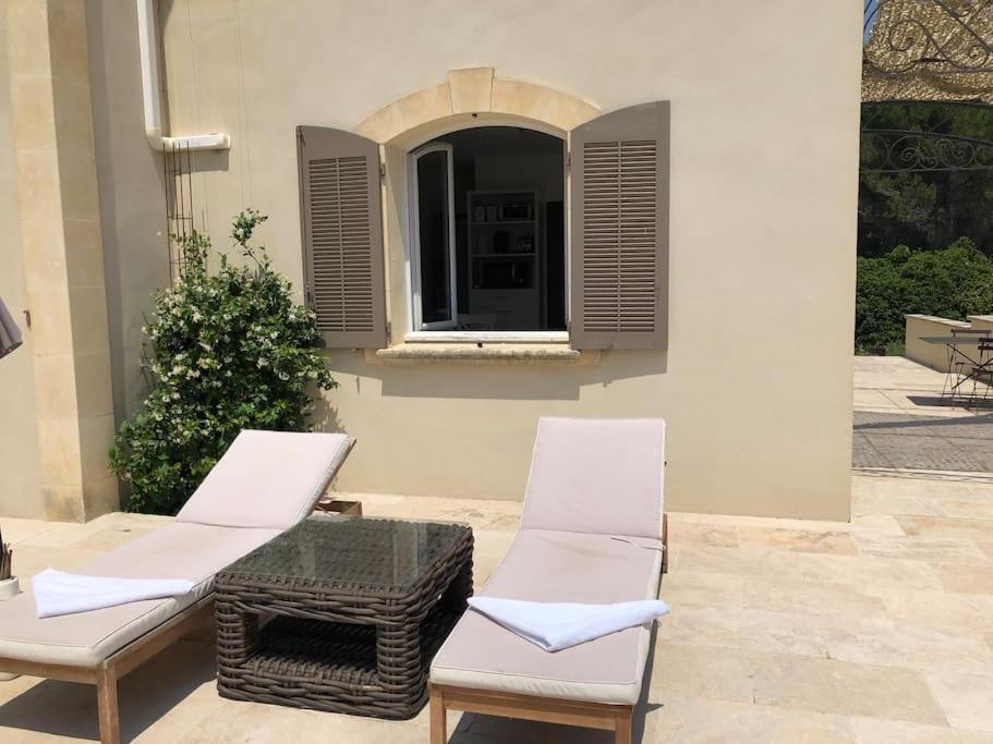 Appartement Dans Bastide A Saint Remy De Provence ภายนอก รูปภาพ